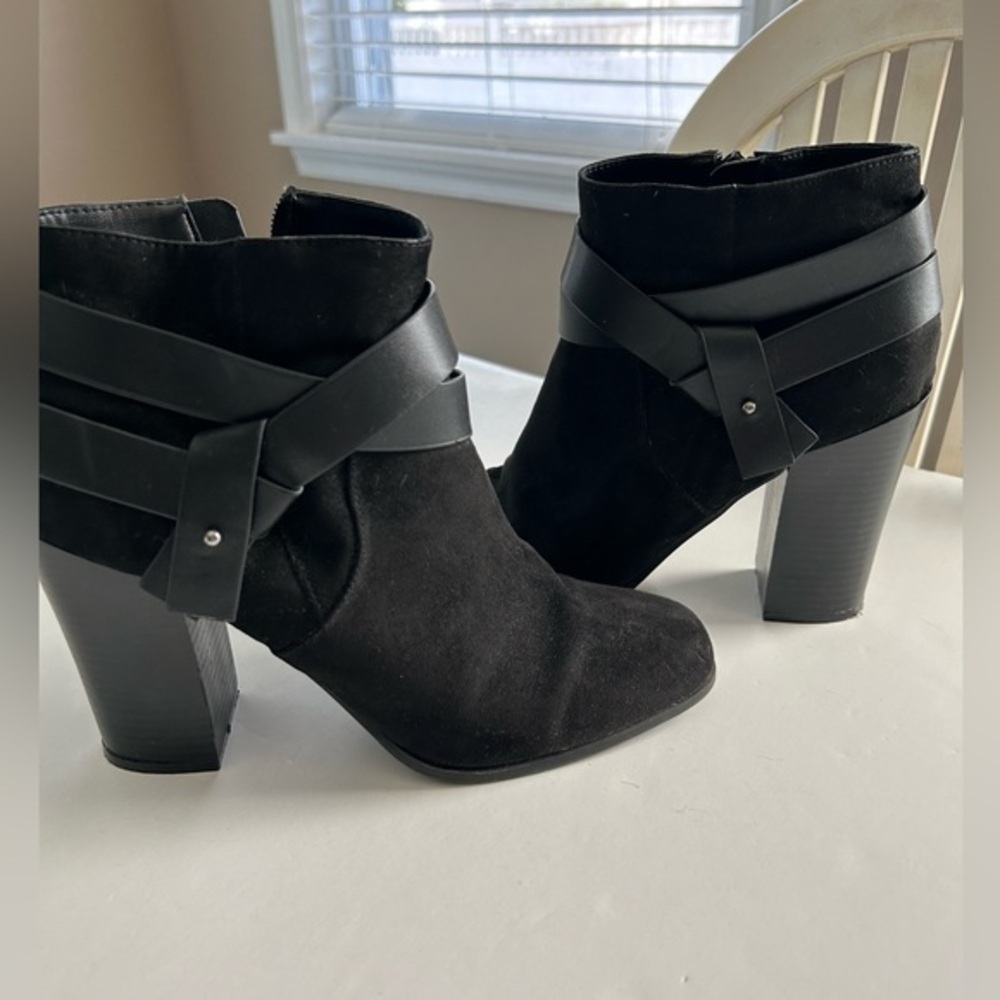 EXPRESS BLACK FAUX SUEDE HEELED BOOTIES SIZE 9 WITH BLACK STRAPS ZIP CLOSURE